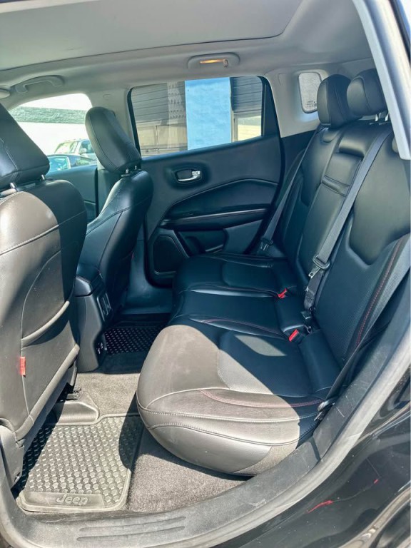 2018 Jeep Compass Image 18