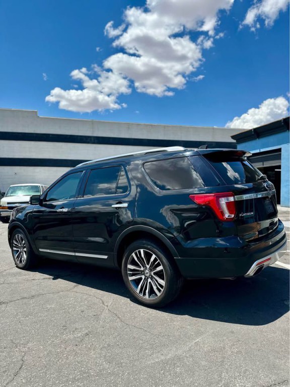 2016 Ford Explorer Image 2
