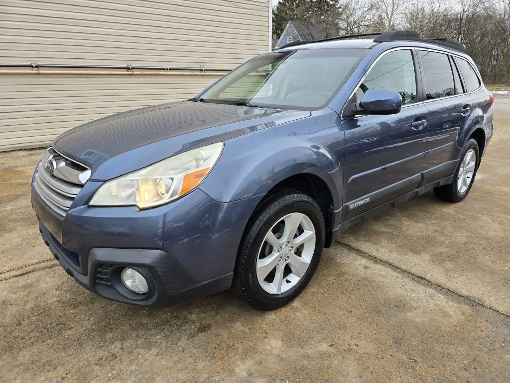 2013 Subaru Outback Image 2