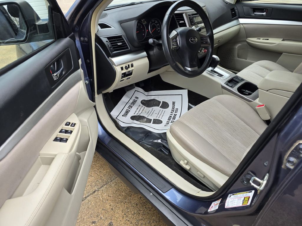 2013 Subaru Outback Image 8