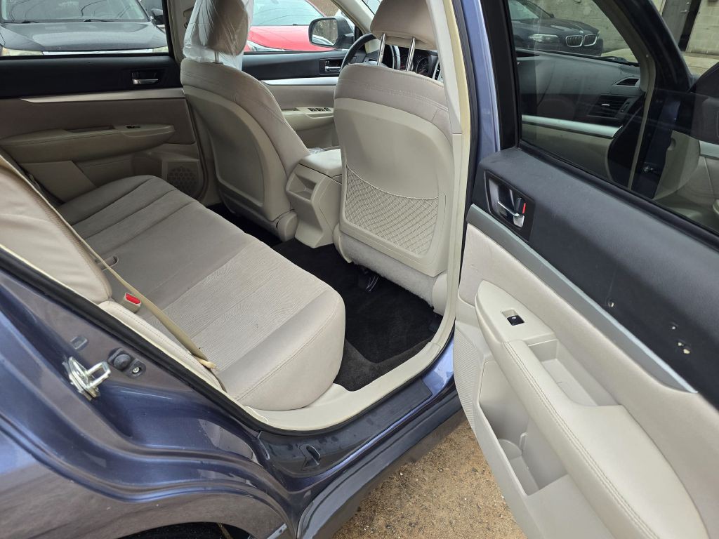 2013 Subaru Outback Image 10