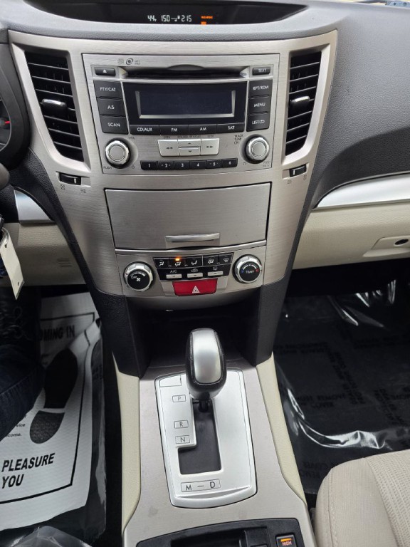 2013 Subaru Outback Image 17