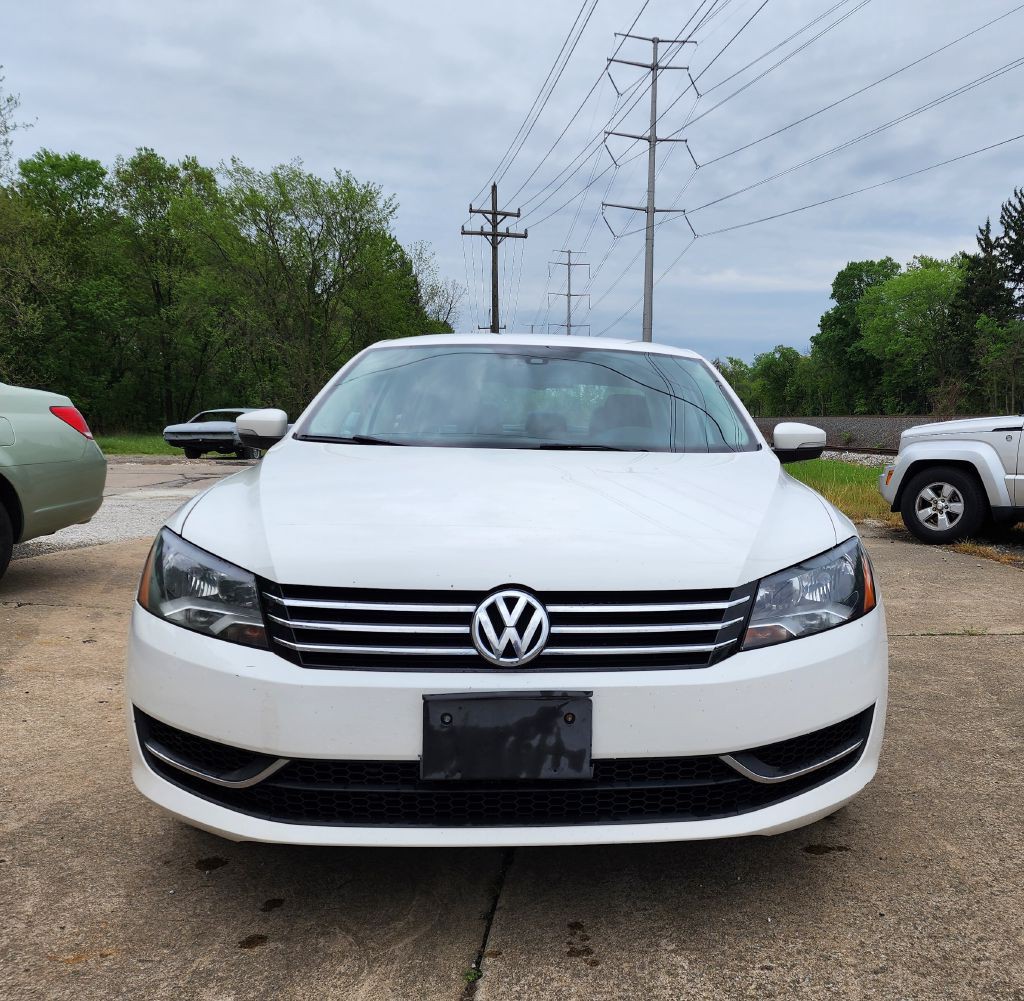 2013 Volkswagen Passat Image 1