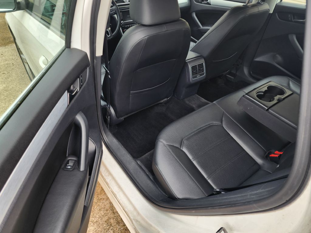 2013 Volkswagen Passat Image 8