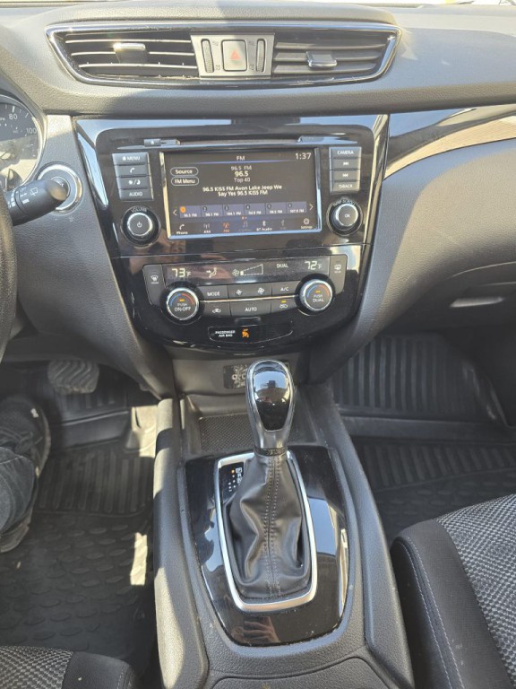 2020 Nissan Rogue Image 17
