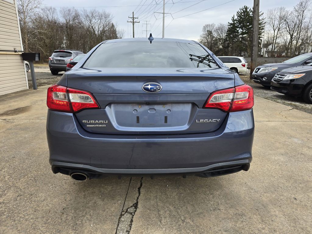 2018 Subaru Legacy Image 8