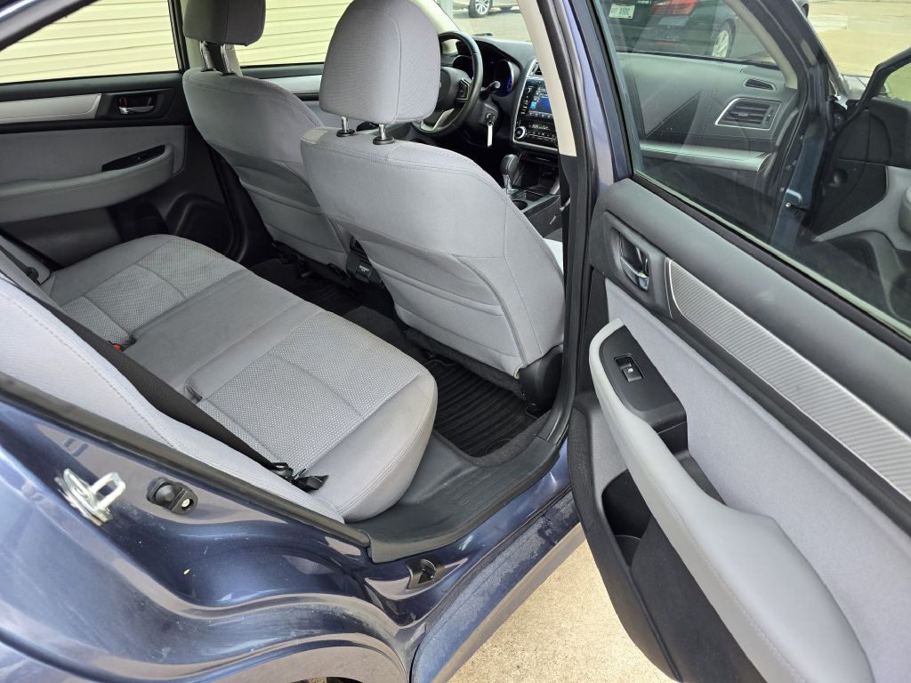2018 Subaru Legacy Image 12