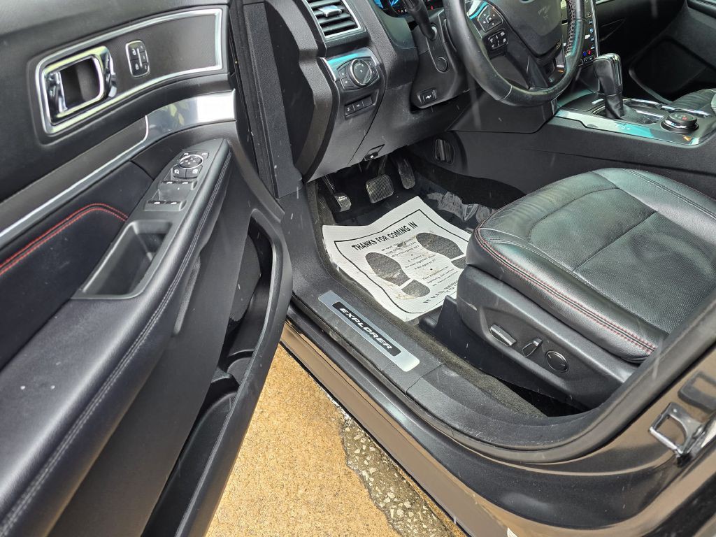 2017 Ford Explorer Image 9