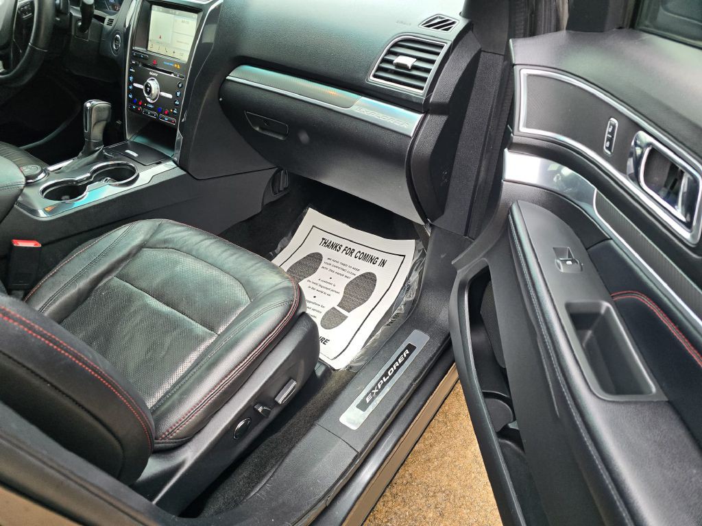 2017 Ford Explorer Image 12