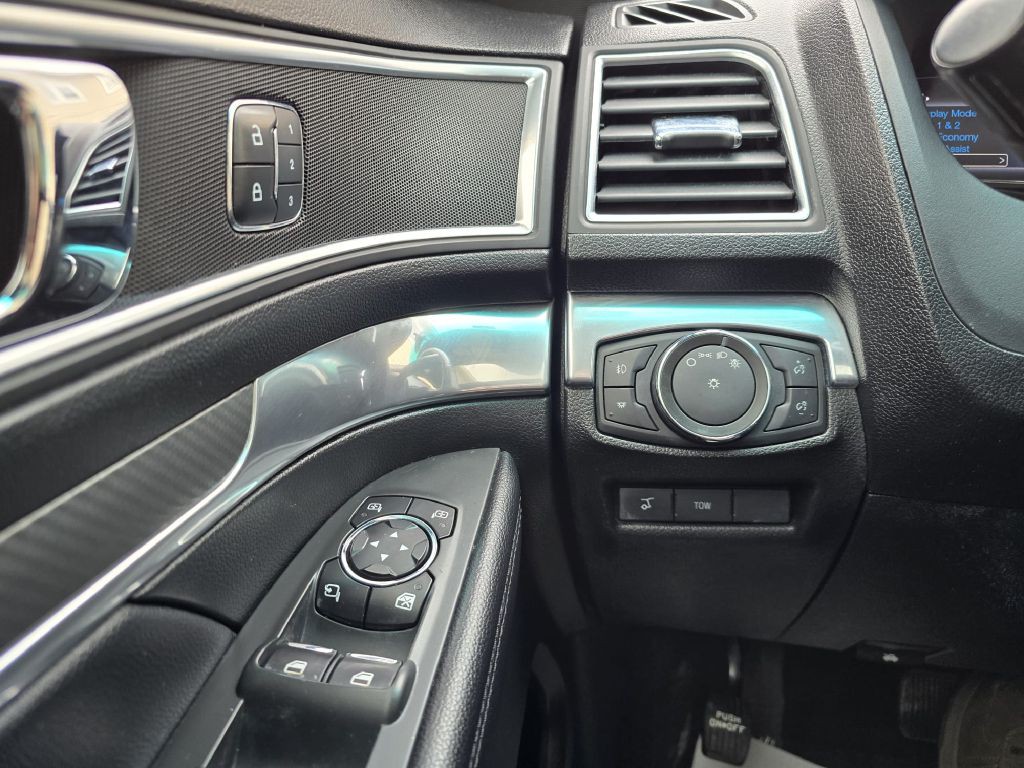 2017 Ford Explorer Image 14
