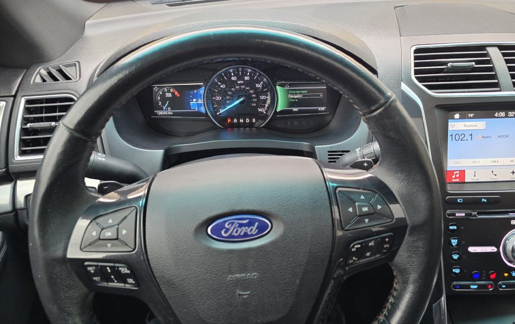 2017 Ford Explorer Image 18