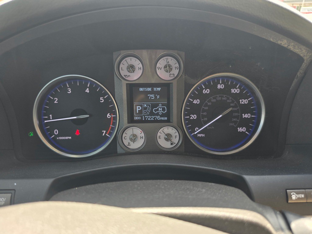 2011 Lexus LX 570 Image 10