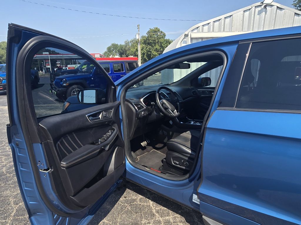 2019 Ford Edge Image 10