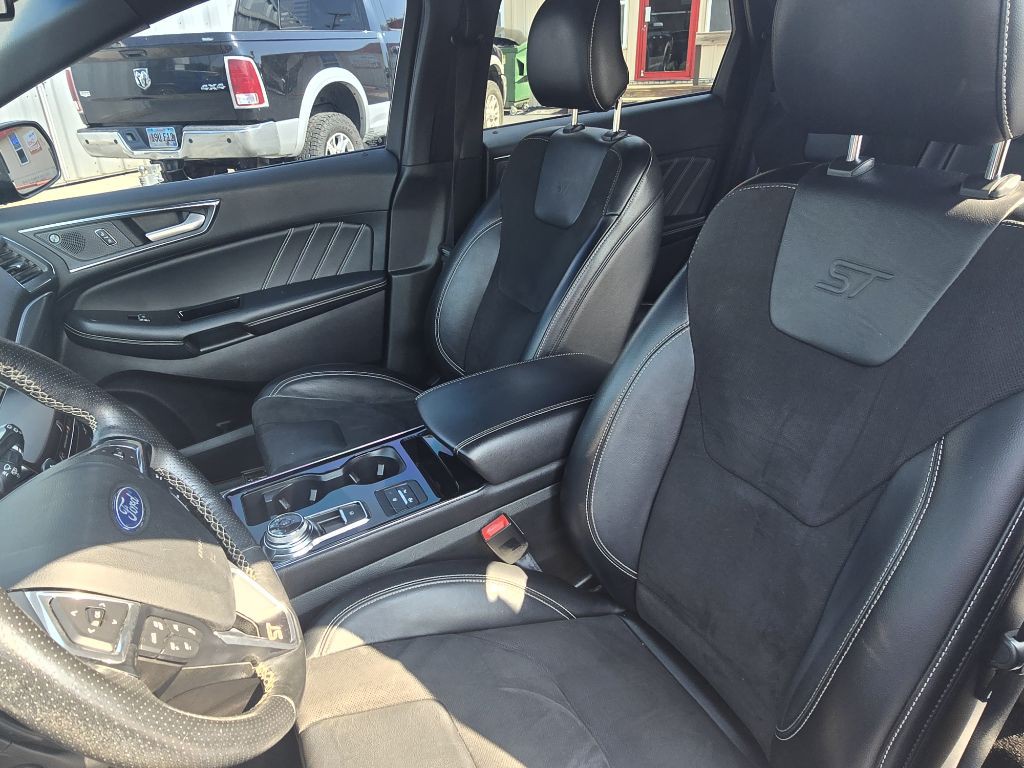 2019 Ford Edge Image 13