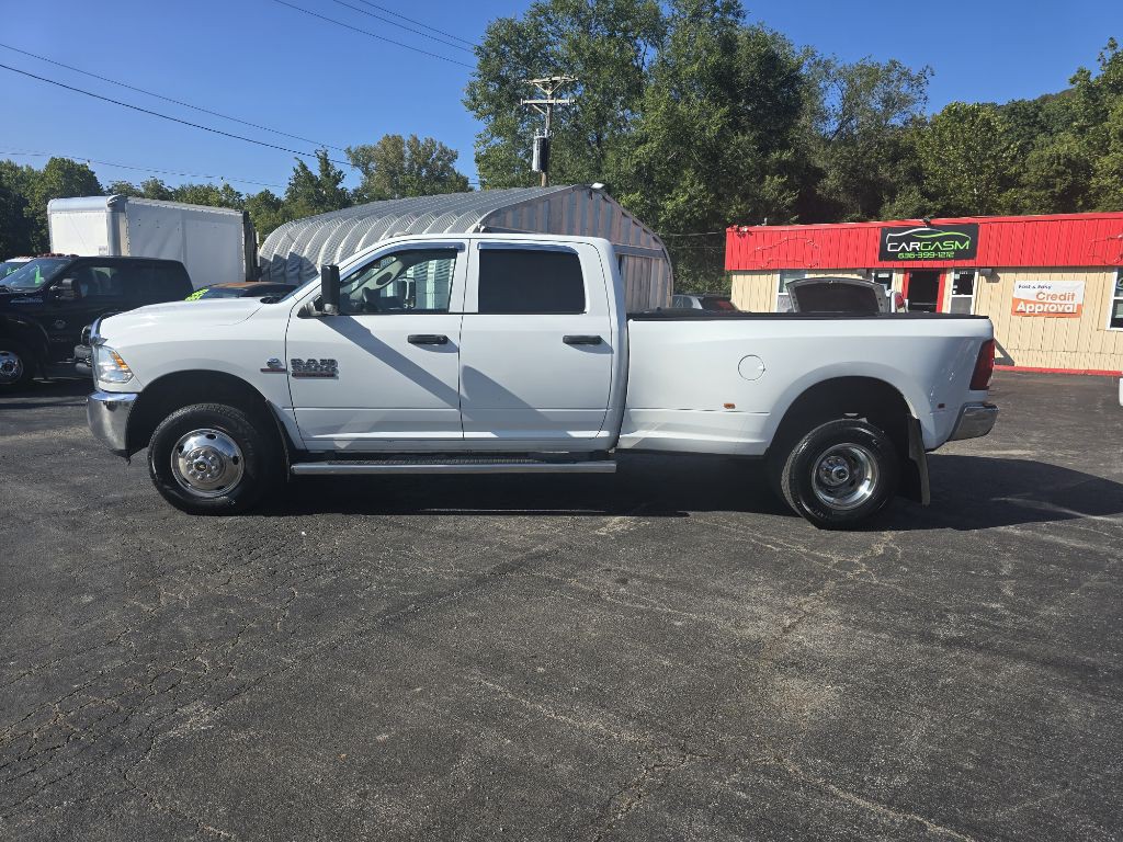 2016 RAM 3500 Image 2