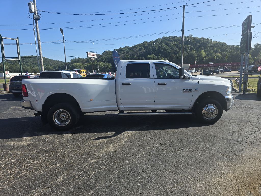 2016 RAM 3500 Image 6