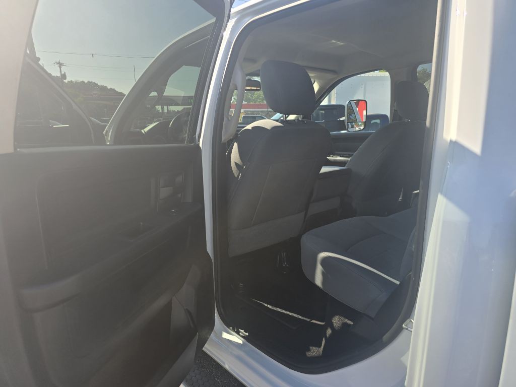 2016 RAM 3500 Image 10