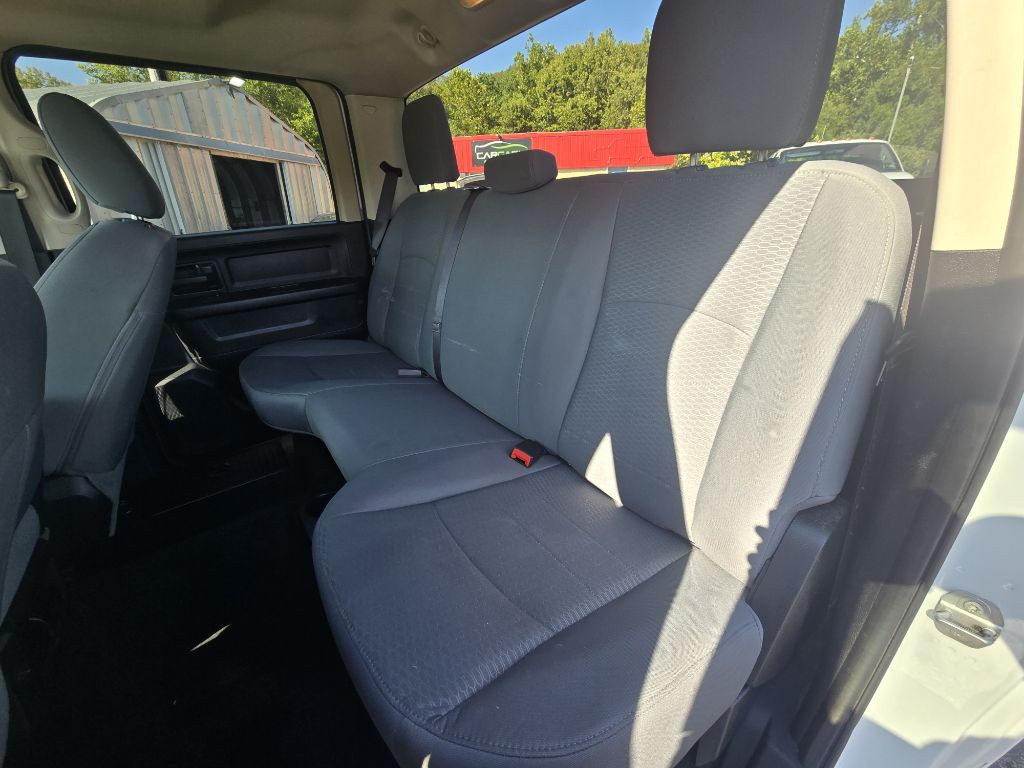 2016 RAM 3500 Image 12