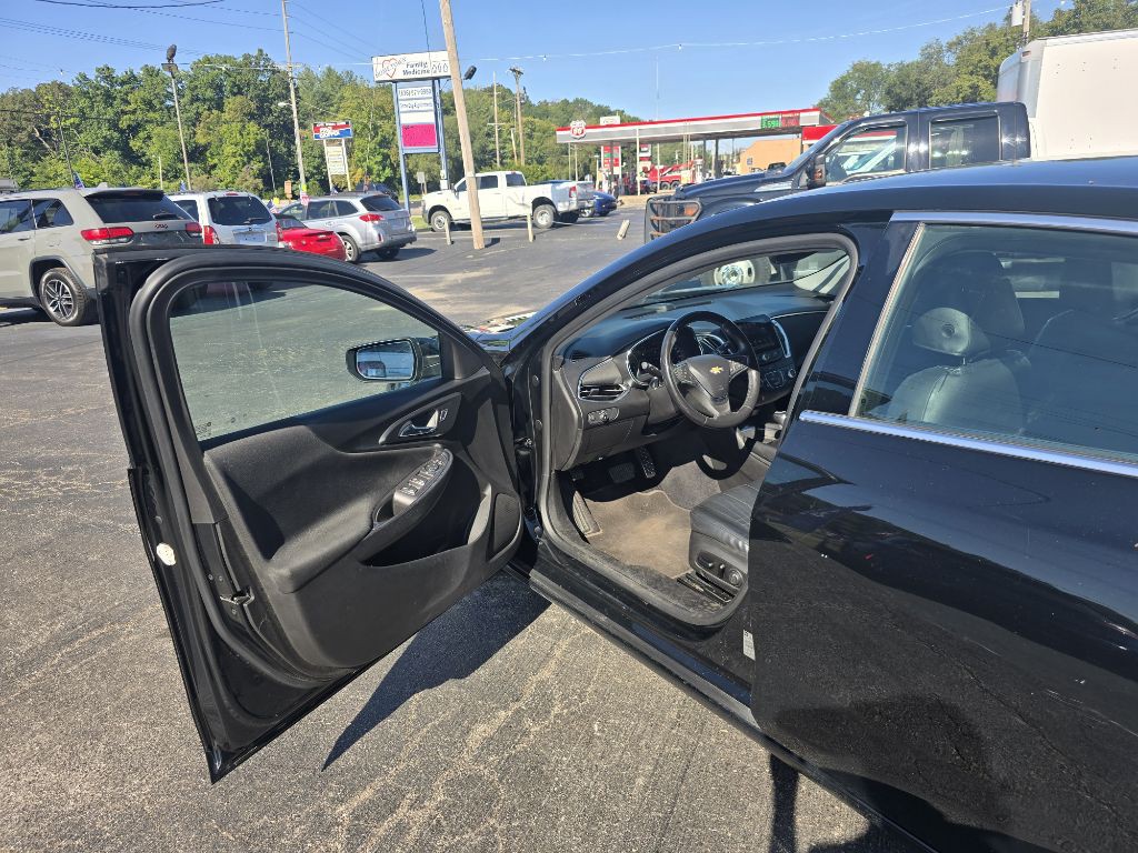 2017 Chevrolet Malibu Image 9