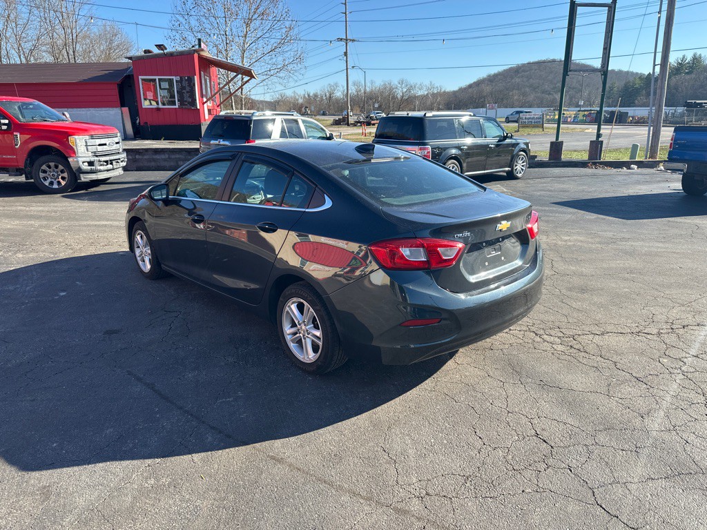 2018 Chevrolet Cruze Image 3