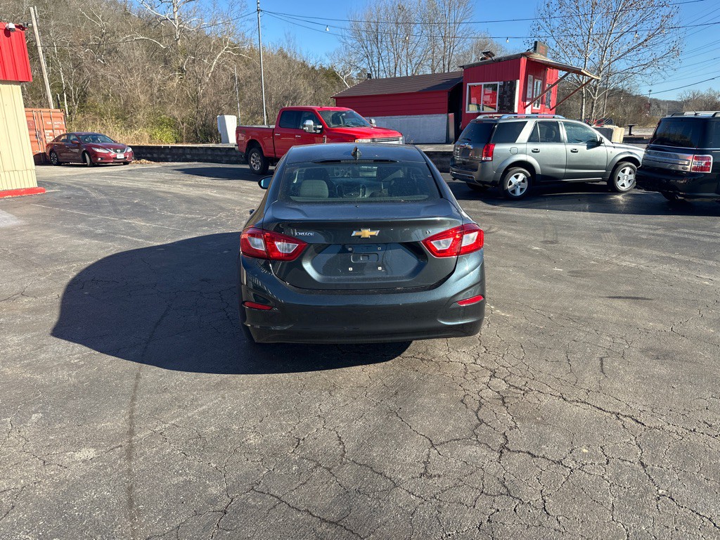 2018 Chevrolet Cruze Image 4