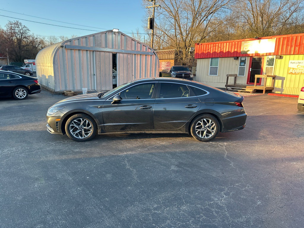 2023 Hyundai Sonata Image 2