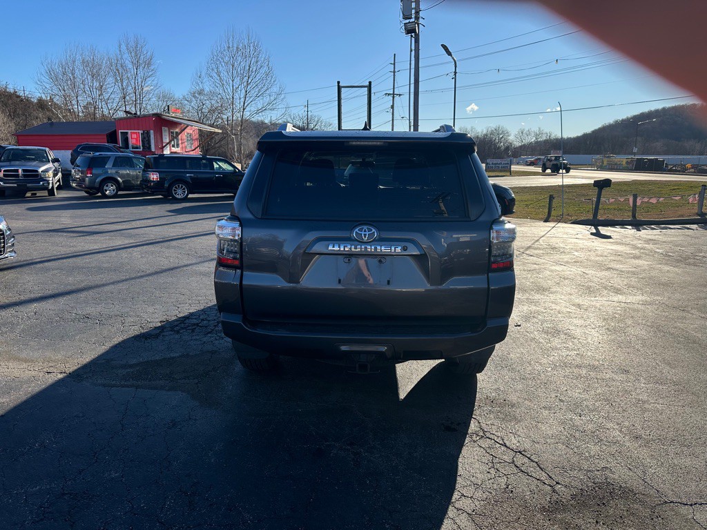 2015 Toyota 4Runner Image 4