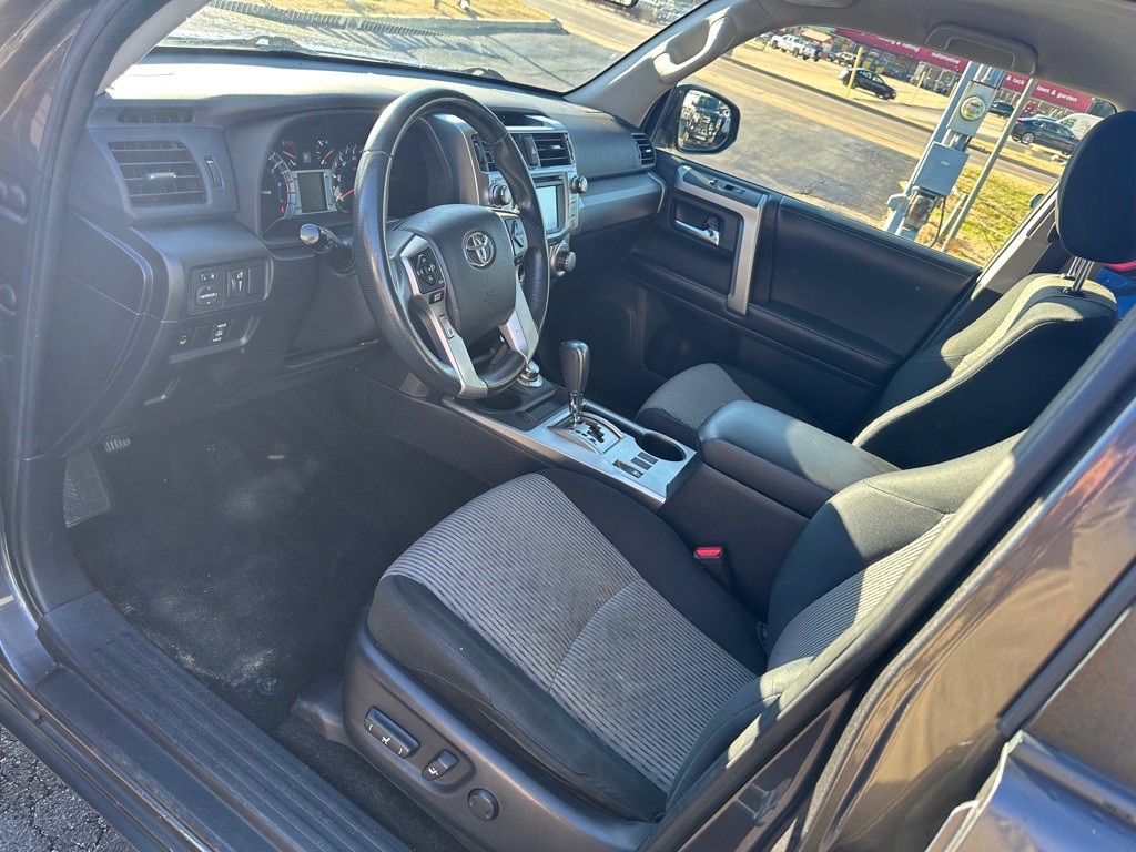 2015 Toyota 4Runner Image 9