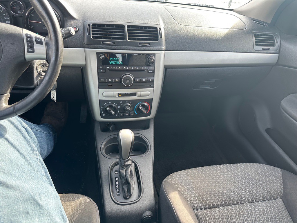 2010 Chevrolet Cobalt Image 11