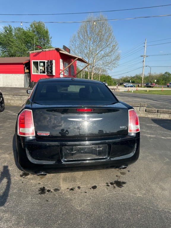 2012 Chrysler 300 Image 1