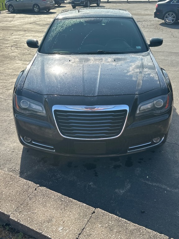 2012 Chrysler 300 Image 3