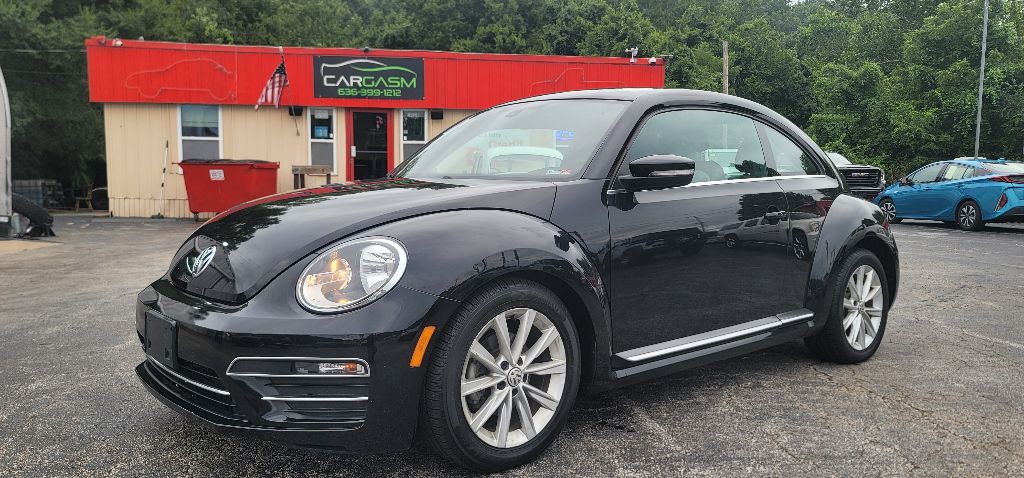 2018 Volkswagen Beetle Image 1