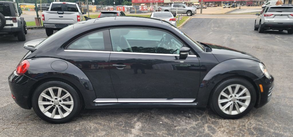 2018 Volkswagen Beetle Image 4