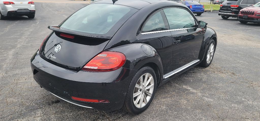 2018 Volkswagen Beetle Image 5