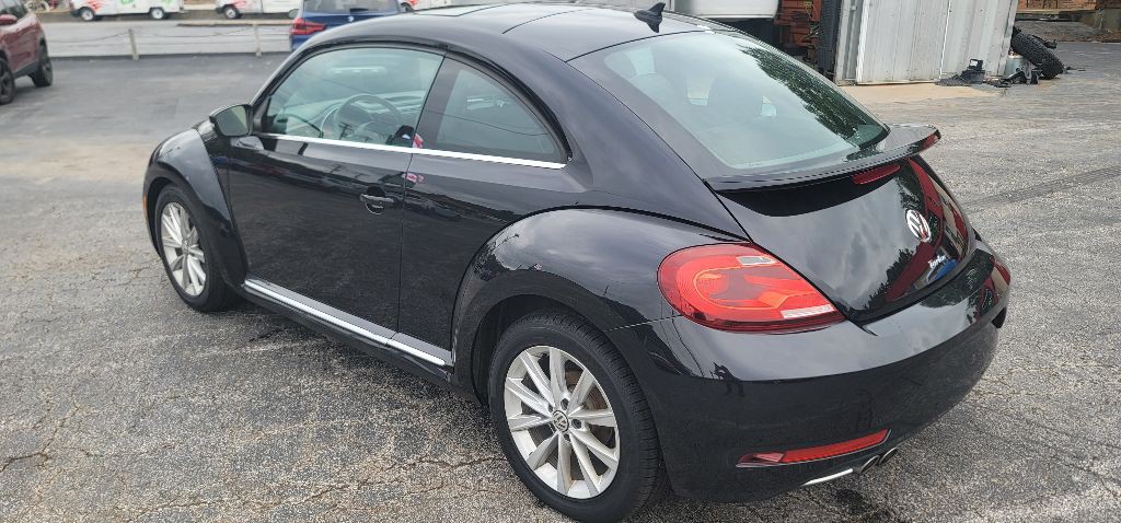 2018 Volkswagen Beetle Image 7