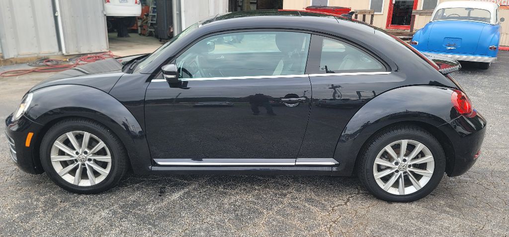 2018 Volkswagen Beetle Image 9