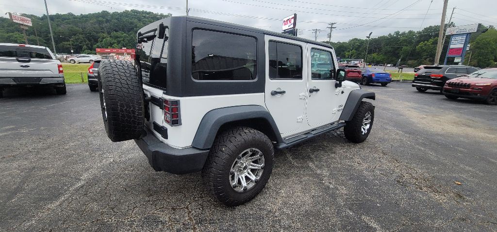 2013 Jeep Wrangler Unlimited Image 3