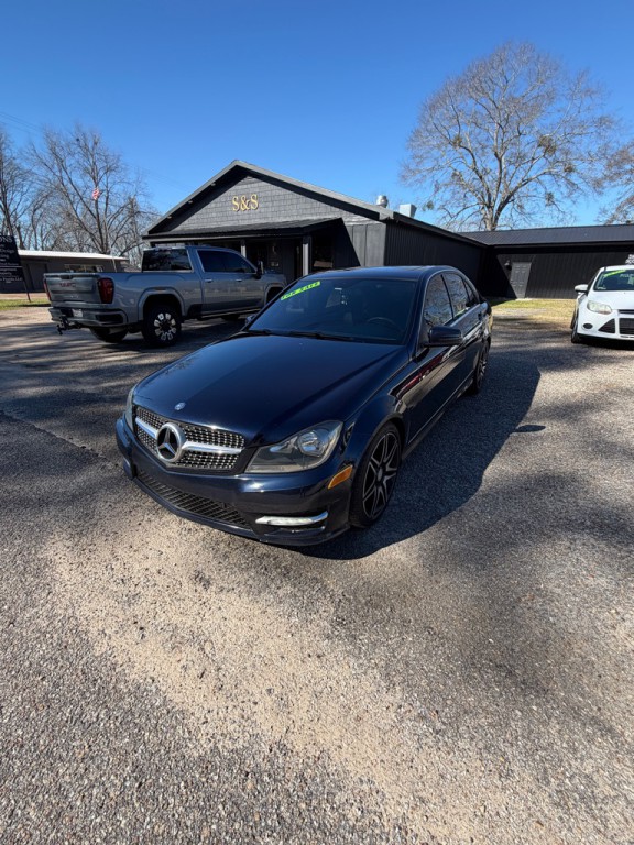 2013 Mercedes-Benz C-Class Image 1