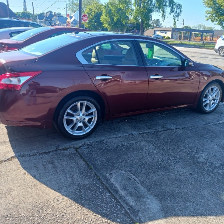 2010 Nissan Maxima Image 4