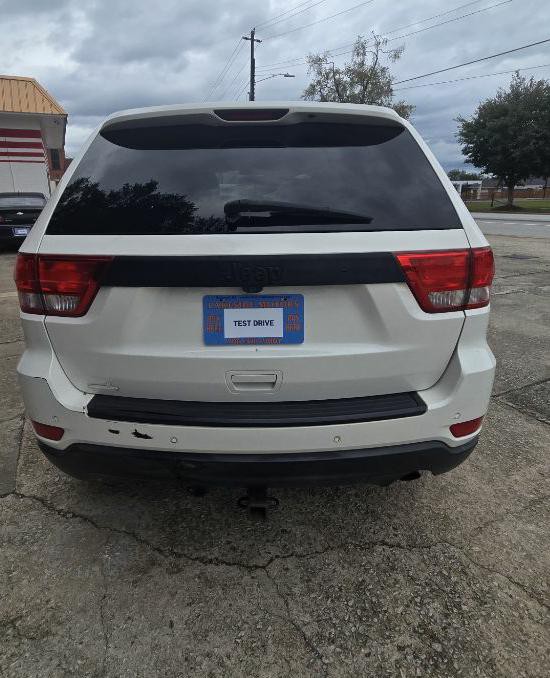 2011 Jeep Grand Cherokee Image 4