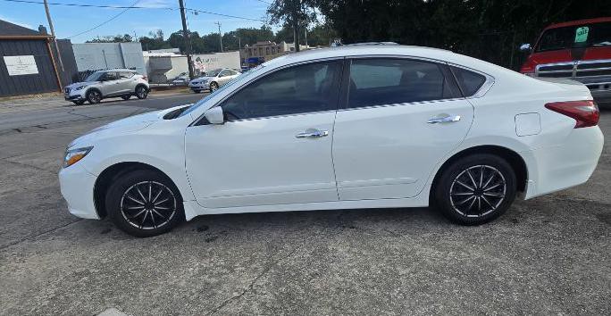 2018 Nissan Altima Image 2