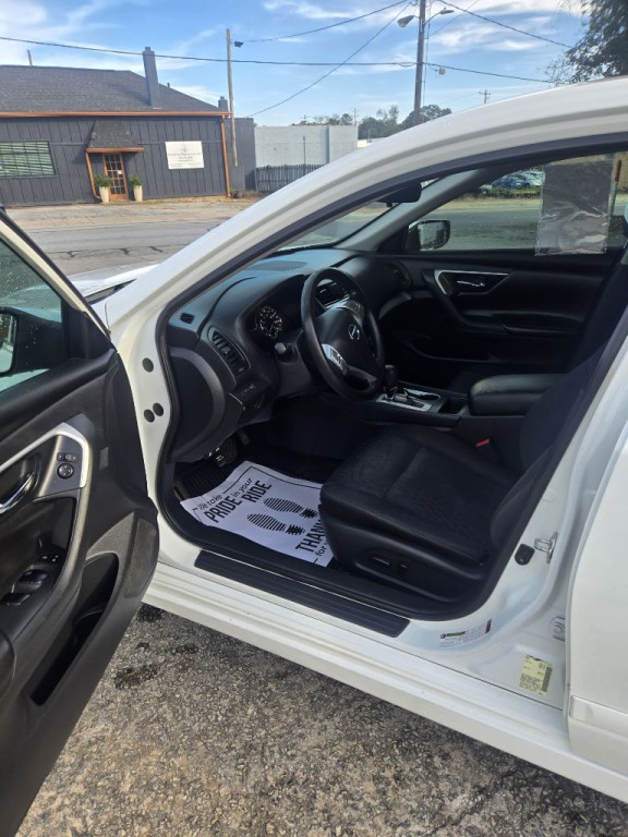 2018 Nissan Altima Image 4