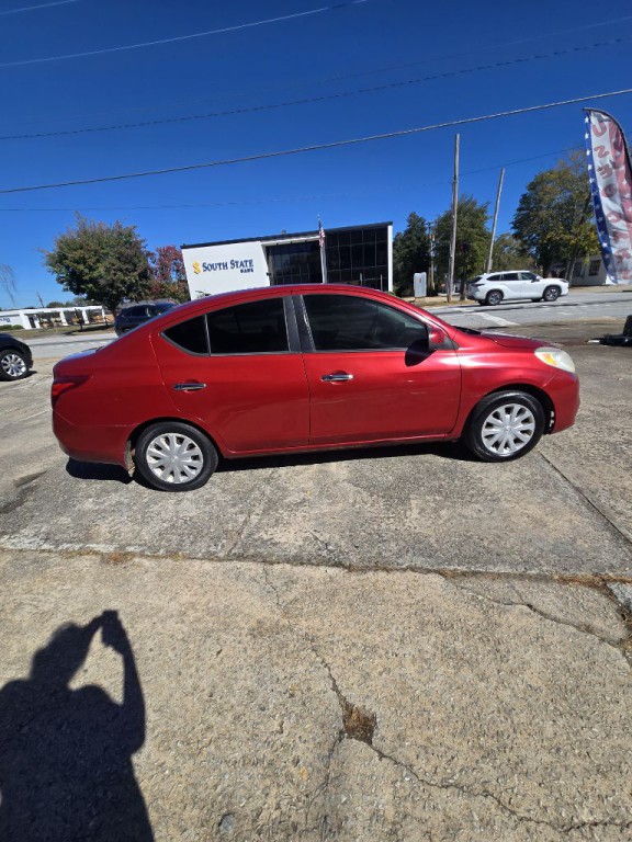 2012 Nissan Versa Image 3