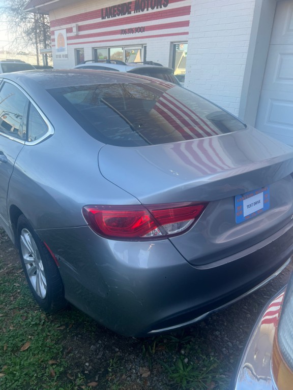 2015 Chrysler 200 Image 3