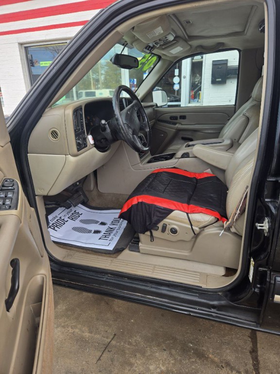 2005 Chevrolet Suburban Image 4