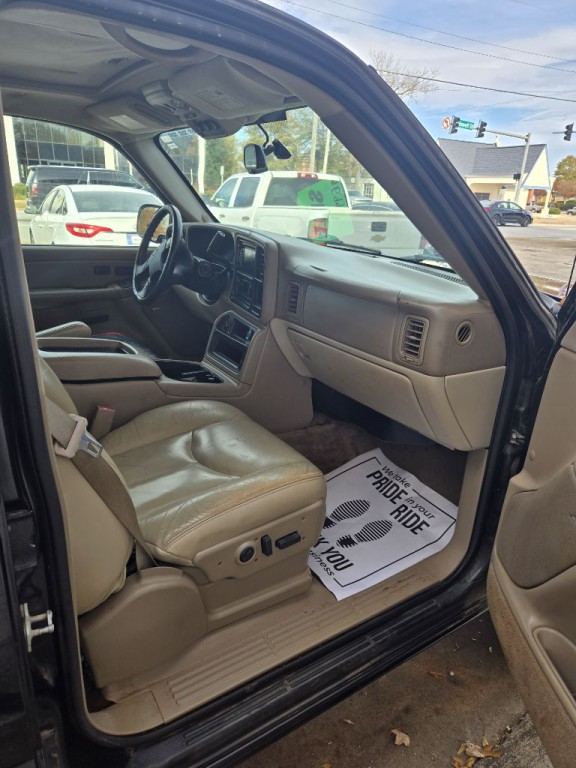 2005 Chevrolet Suburban Image 5