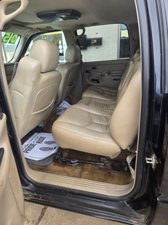 2005 Chevrolet Suburban Image 6