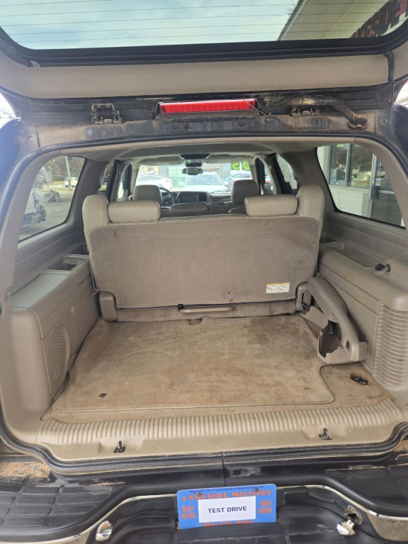 2005 Chevrolet Suburban Image 9