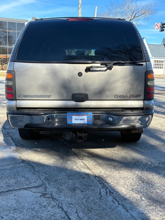 2002 Chevrolet Suburban Image 4