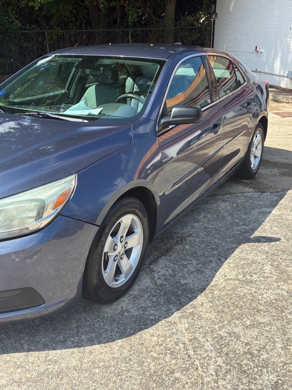 2015 Chevrolet Malibu Image 2